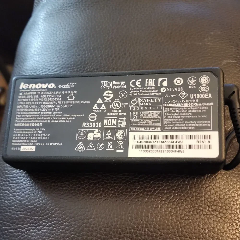 Lenovo AC adapter 135W